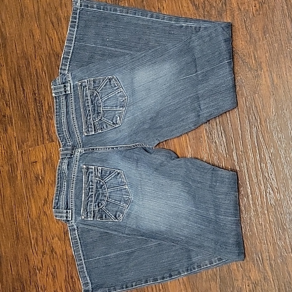 #25 Women's no boundaries jeans - Picture 5 of 8